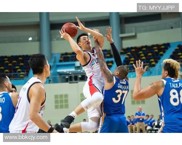 广州龙狮队迎战辽宁队全力争胜展现篮球魅力与团队精神